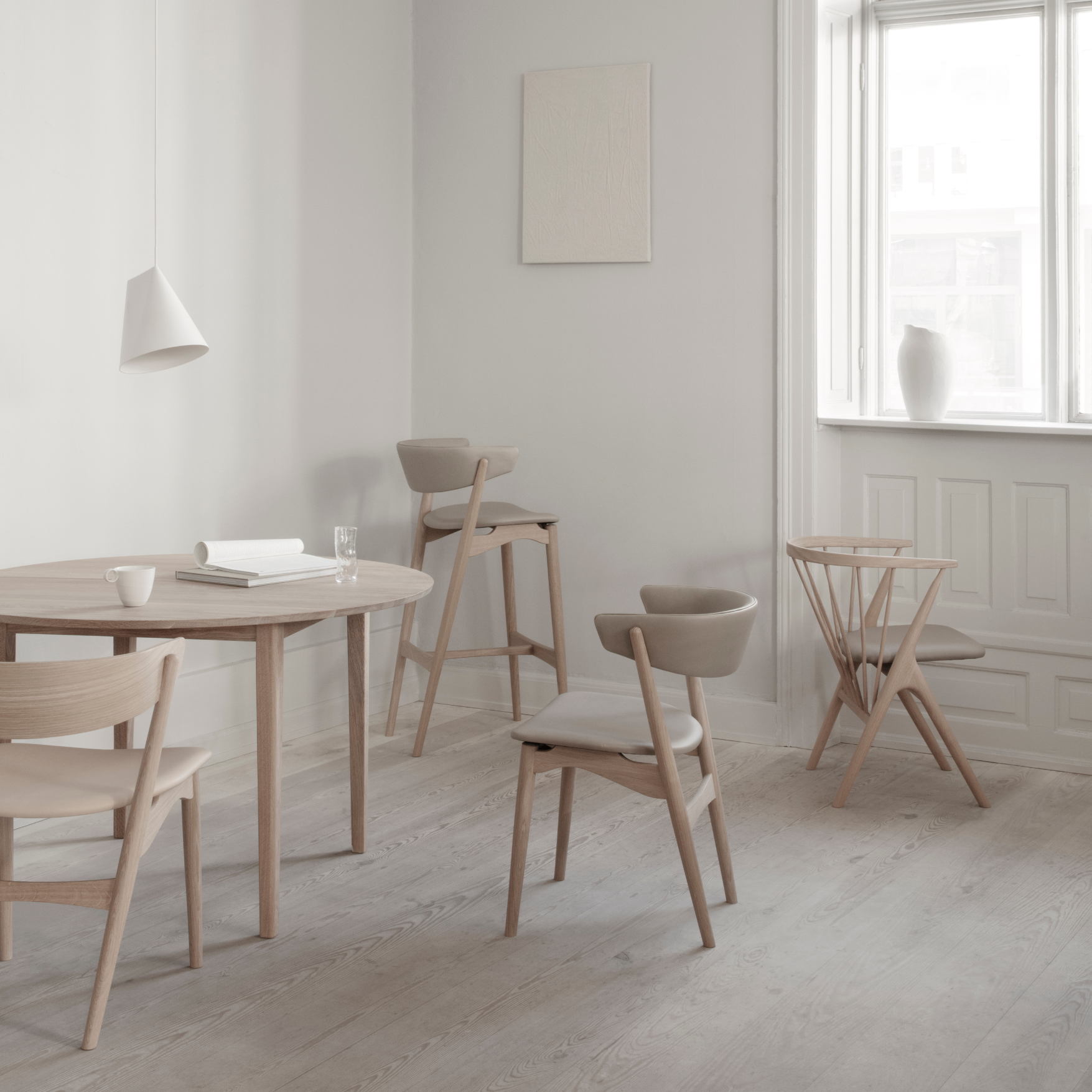 No7 Bar and Counterstool Fully Upholstered